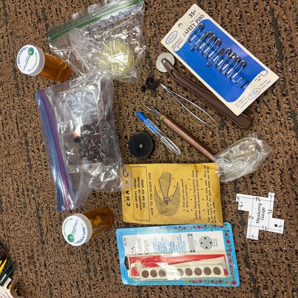 Vintage Sewing Notions Lot Dritz Tracing Wheel Safety Pins Fabric Grips Tools